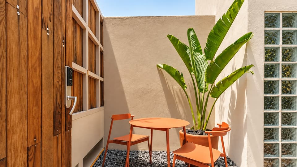 Ahuacate, room 1B: the patio