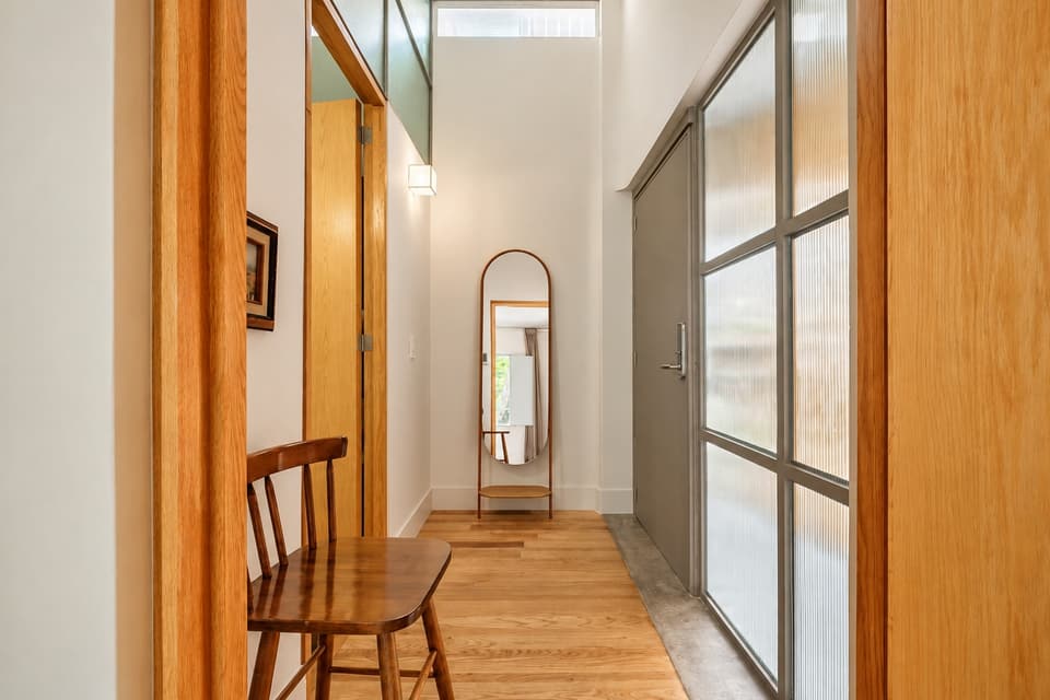 Amapola, room 1D: the entrance hall
