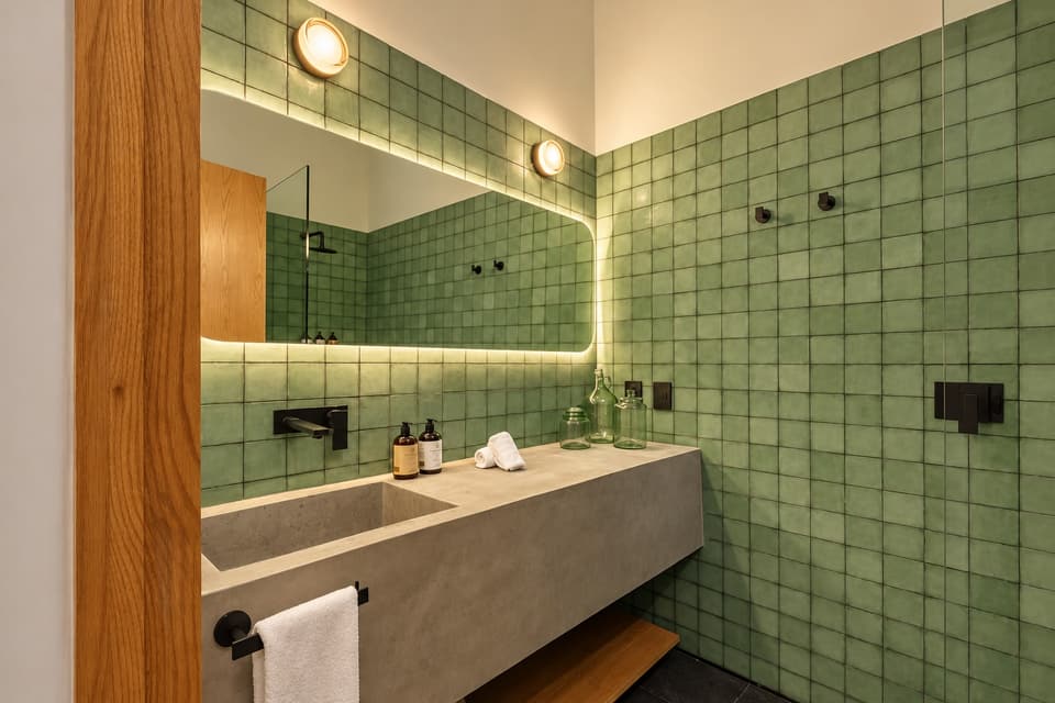 Amapola, room 1D: the bathroom