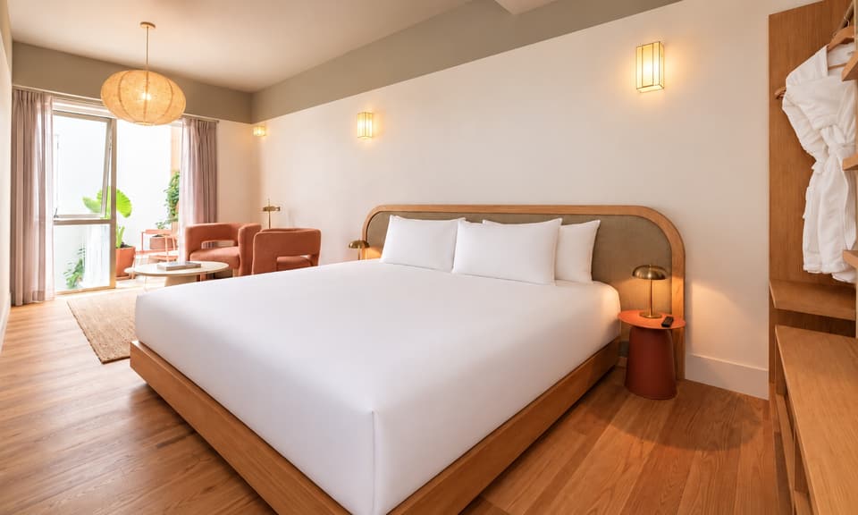 Ceiba, room 2E: the bed and the room