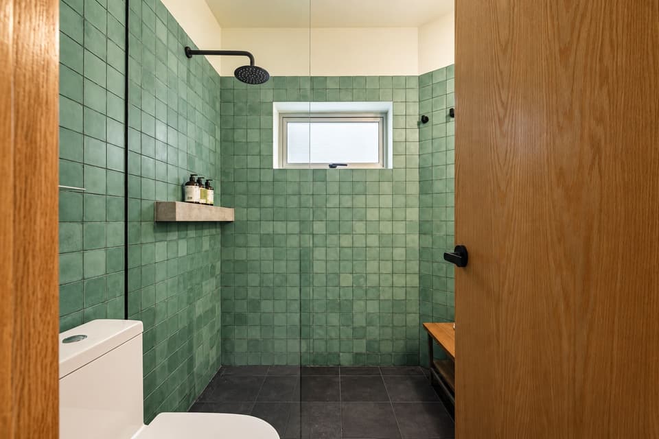 Helecho, room 1A: the shower