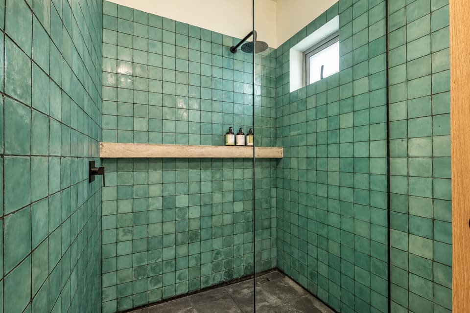 Ocote, room 2C: the shower