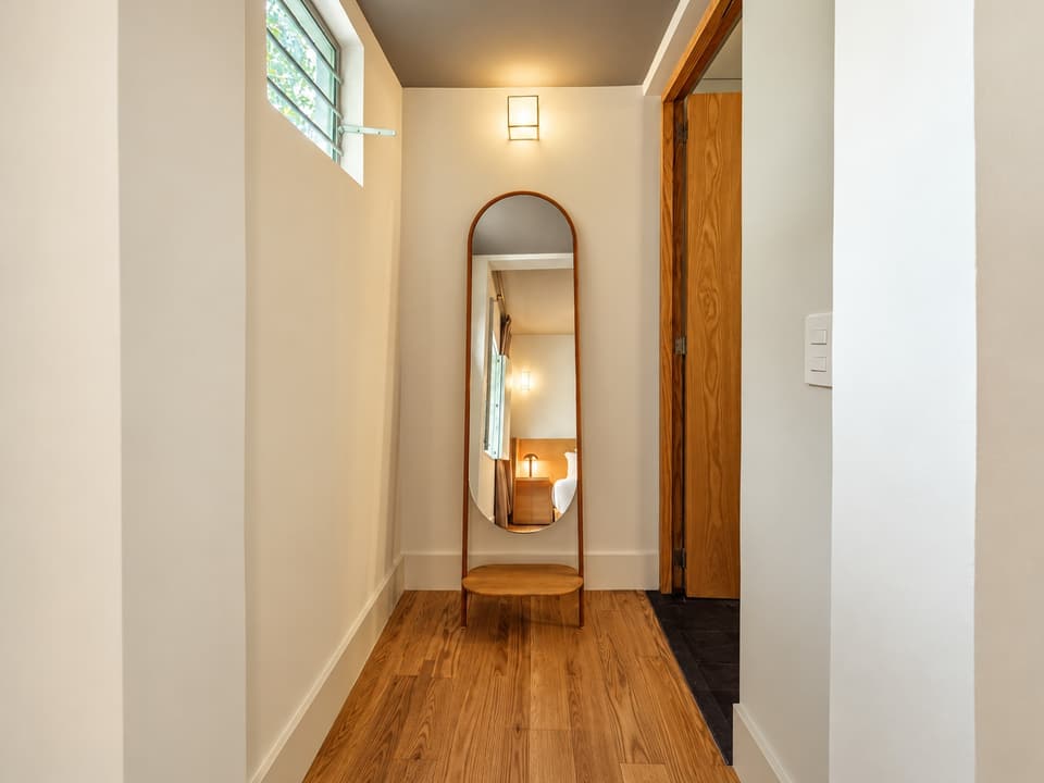 Zacate, room 2A: the full-length mirror