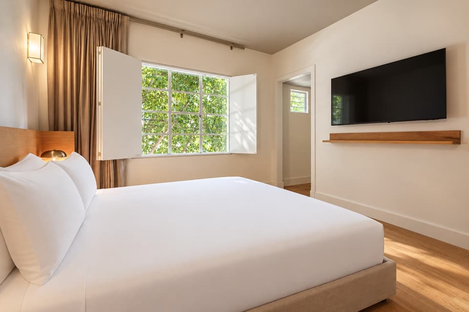 Zacate, room 2A: the bed and the room